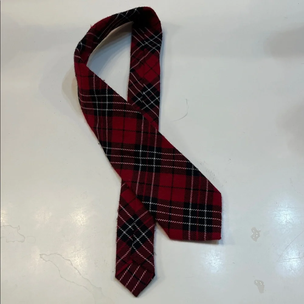 Boys Classic Red Plaid Holiday Christmas Tie size: 4-7